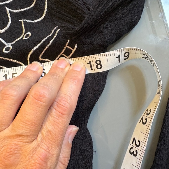 MINKPINK Black White Boho Patterned Long Sleeve Crop top Blouse size Medium - Picture 4 of 7